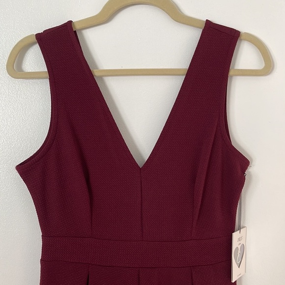 IRIS | Women’s Burgundy V Neck A Line Mini Dress Bow Detail On Back Size Large - Picture 3 of 10
